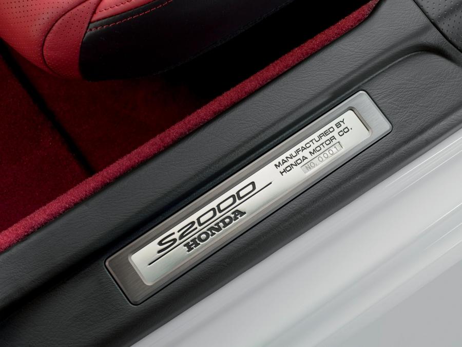  Honda S2000 Ultimate Edition 2009 года  (фото 2 из 56)